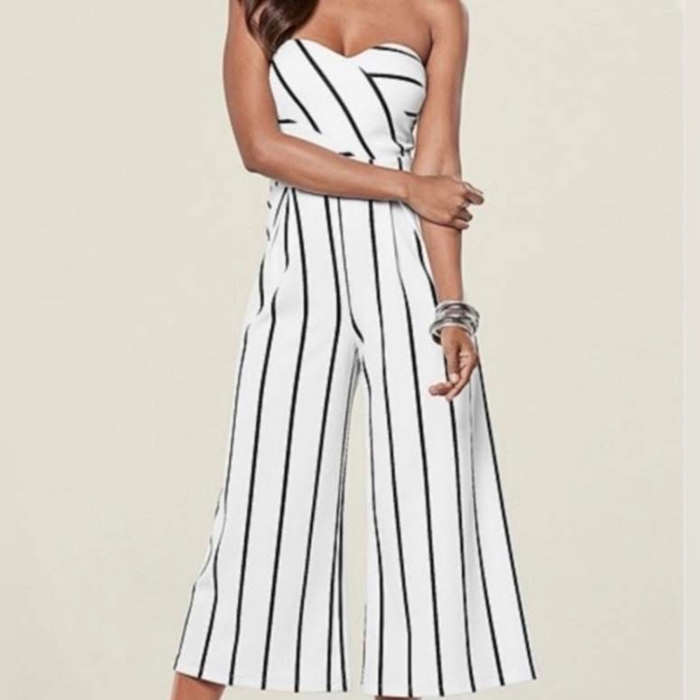 VENUS Black and White Striped Romper Sleeveless Tailored Fit